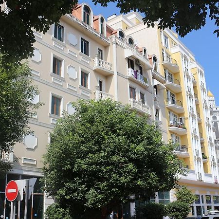 Apartment Vaja Fshavela N16 Батуми Екстериор снимка
