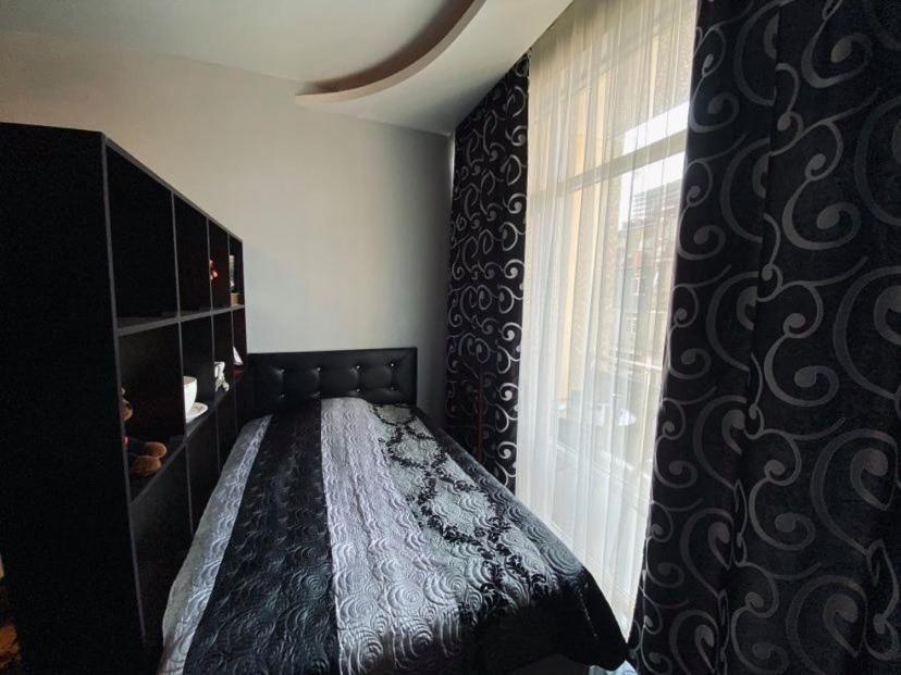 Apartment Vaja Fshavela N16 Батуми Екстериор снимка