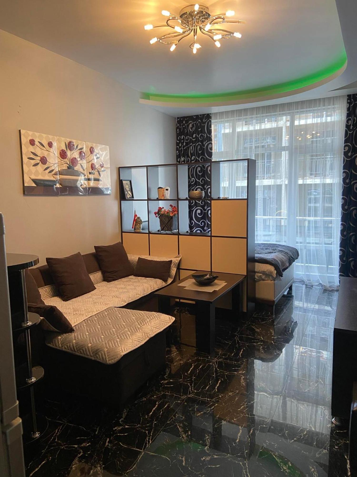 Apartment Vaja Fshavela N16 Батуми Екстериор снимка