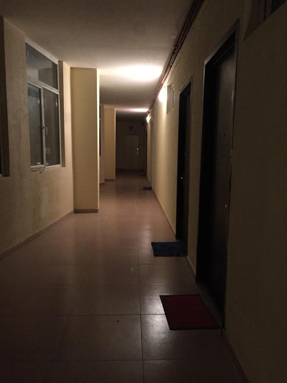 Apartment Vaja Fshavela N16 Батуми Екстериор снимка